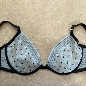 New Victoria’s Secret 34DD Low Cut Unlined Demi Bra